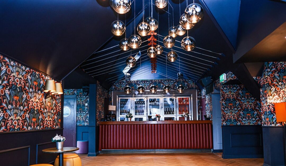 Albert’s champagne bar